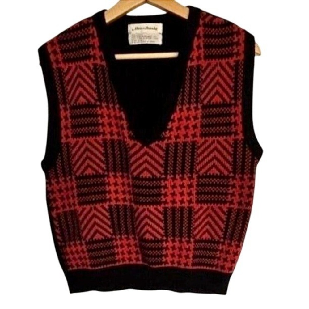Vintage Alyssa Brooke Knit Vest‎ Size Medium Red Geometric